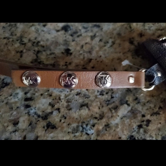 Michael Kors women’s fanny pack bag (Brown) with chain decor (Large) *Firm Price - Picture 7 of 9